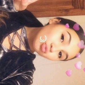 Meet your Posher, Nia